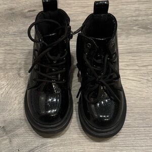 Black Glitter Glossy Lace-Up Boots